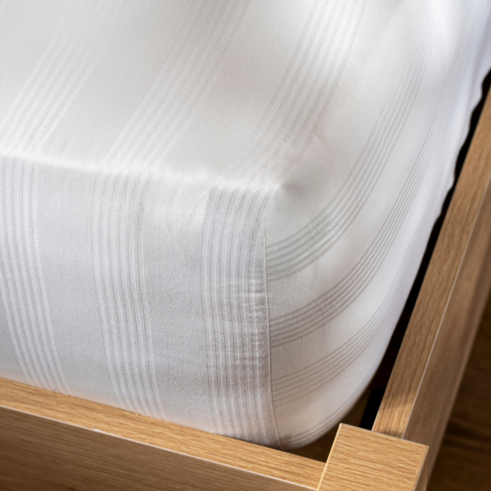 400 Thread Count Cotton Dobby Stripe Duvet Cover - corner detail