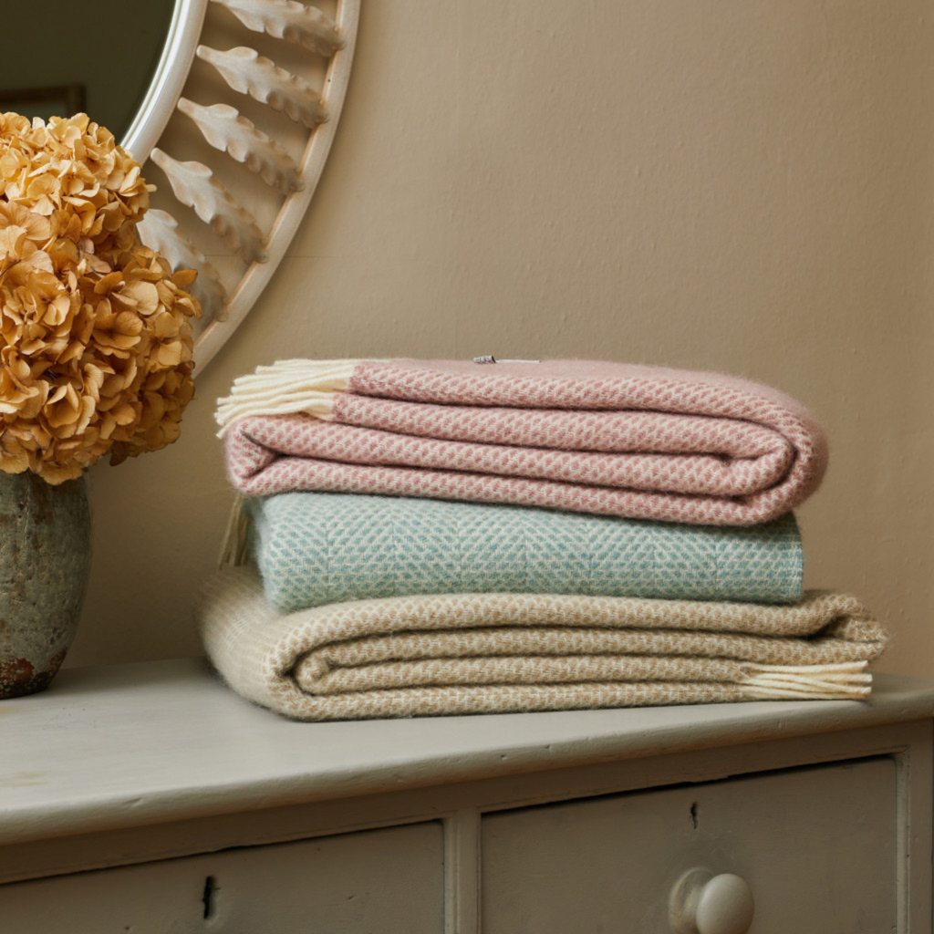 Beehive Pure New Wool Blanket - Oatmeal by Tweedmill